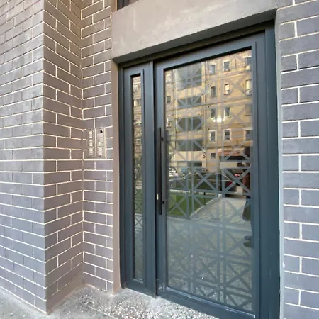 Uday アパート ティラナ